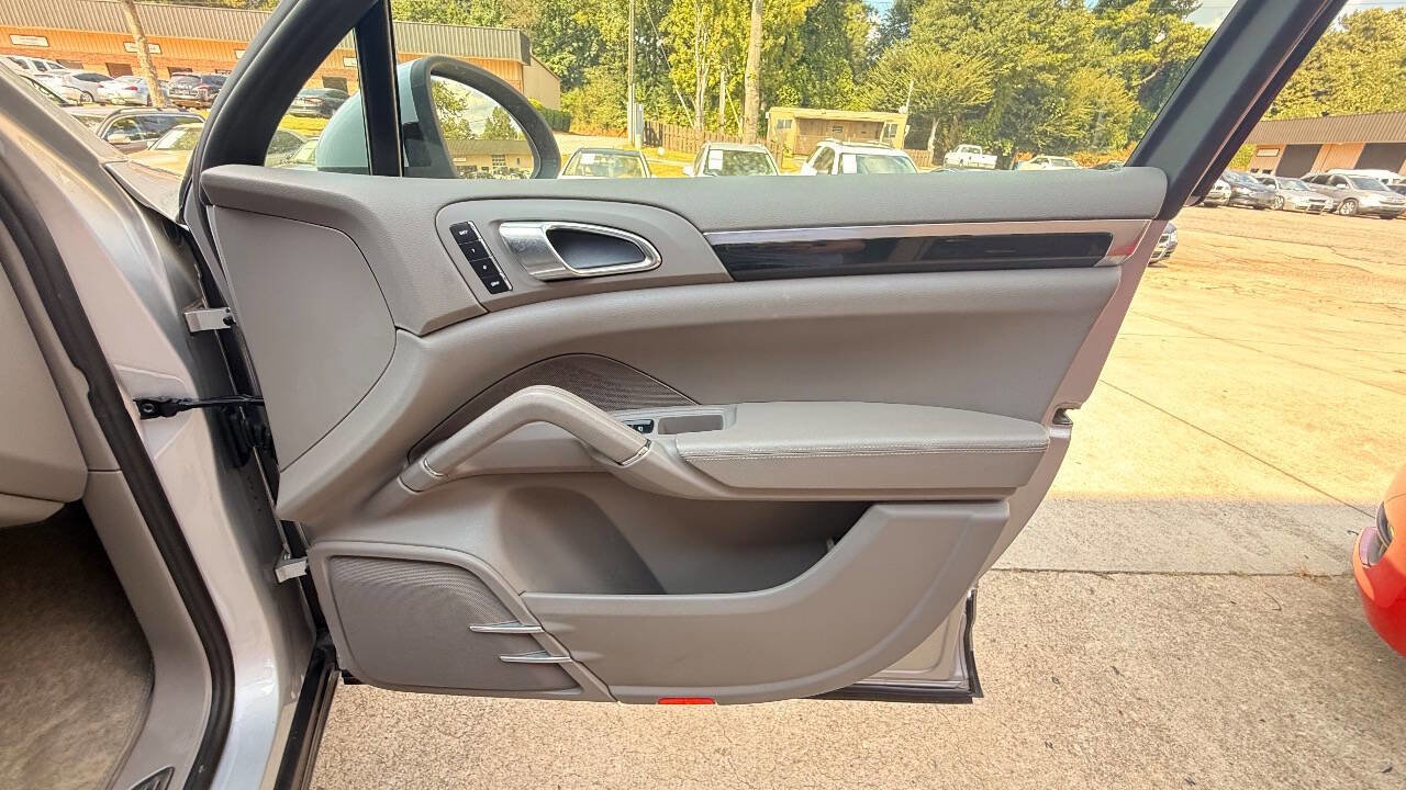 Used 2011 Porsche Cayenne S image 82