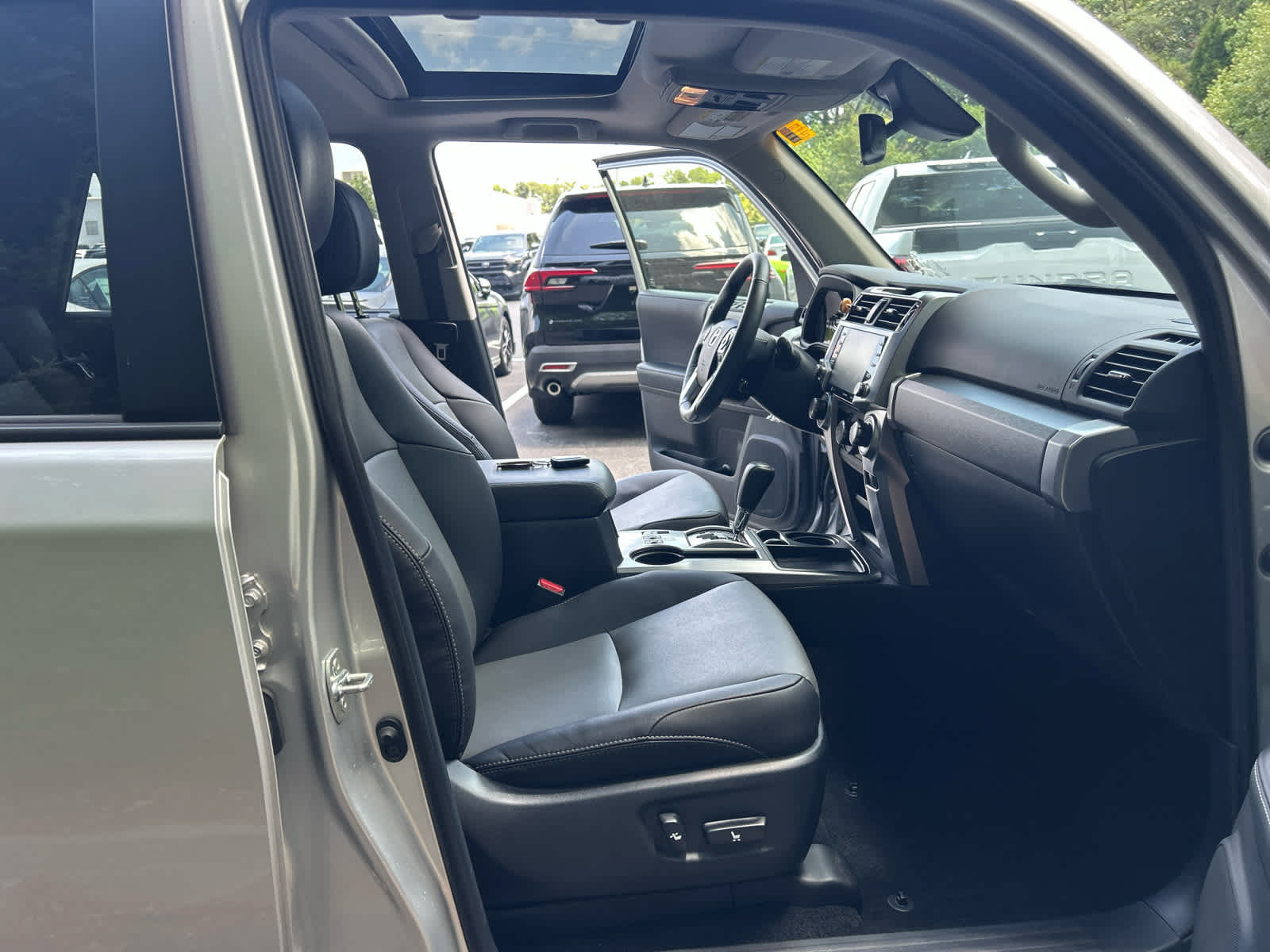 Used 2023 Toyota 4Runner SR5 Premium w/ Moonroof Package RWD image 12
