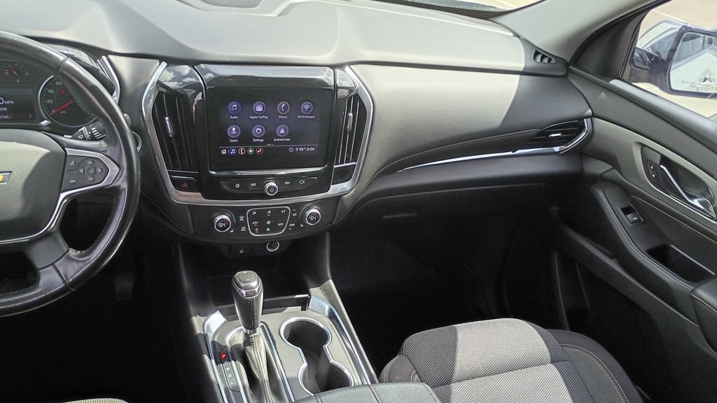 Used 2020 Chevrolet Traverse LT FWD image 32