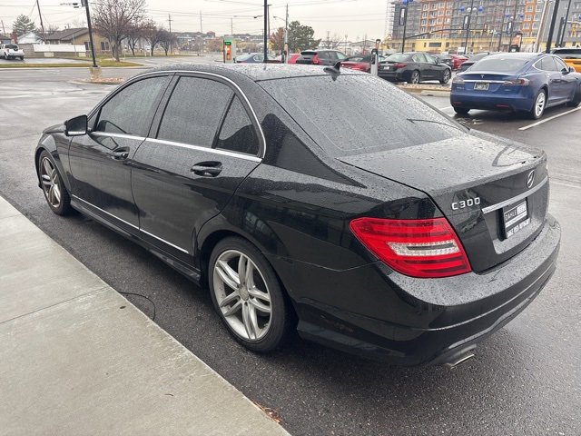Used 2012 Mercedes-Benz C 300 4MATIC Sedan image 4