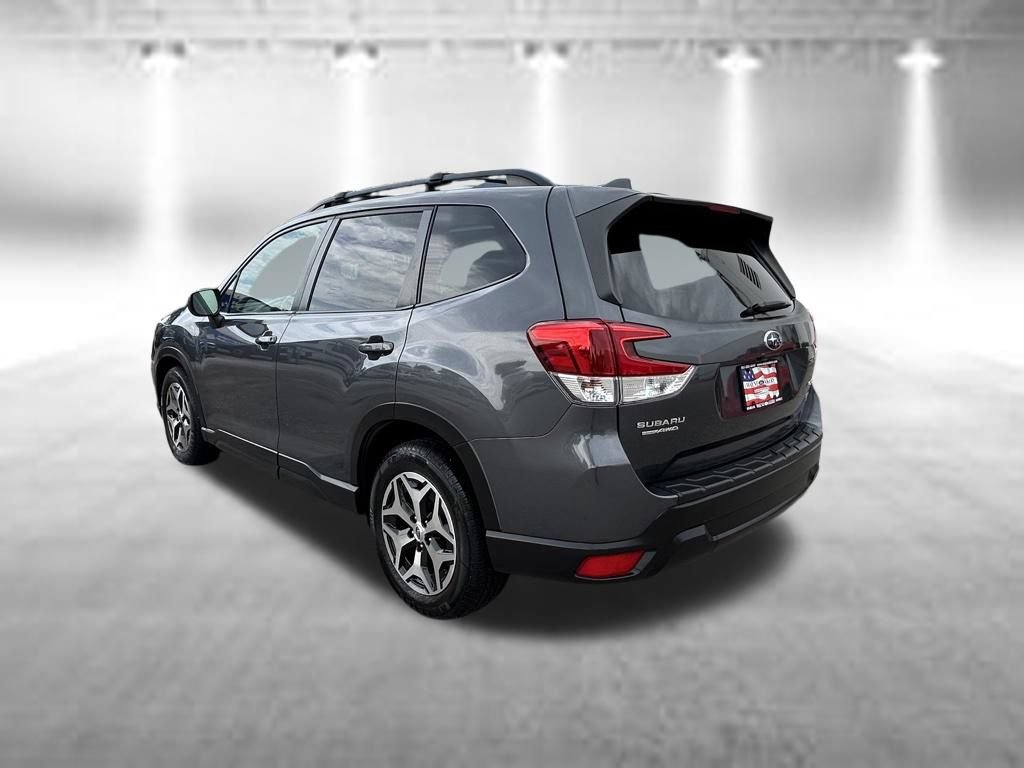 Used 2020 Subaru Forester Premium AWD/4WD image 6