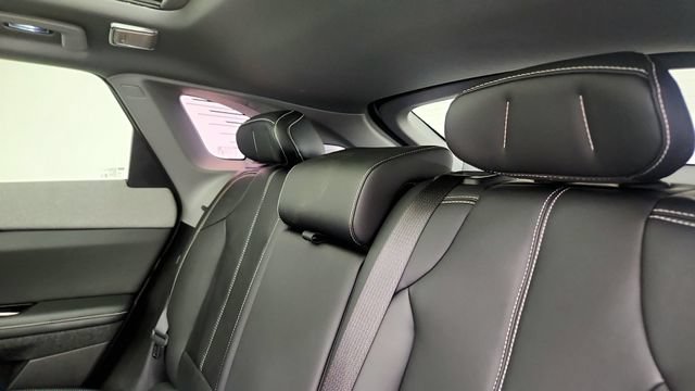 Used 2025 Cadillac Optiq Sport 1 AWD/4WD image 43