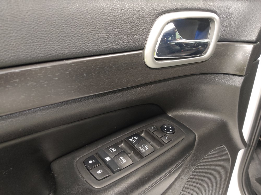 Used 2018 Jeep Grand Cherokee Altitude AWD/4WD image 27