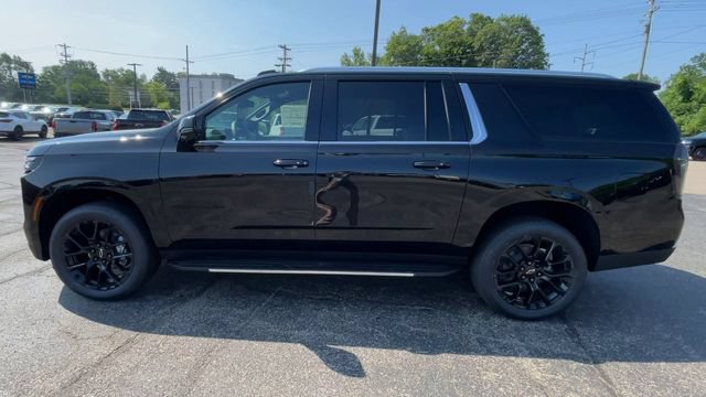 New 2026 Chevrolet Suburban LT w/ Comfort Package AWD/4WD image 7