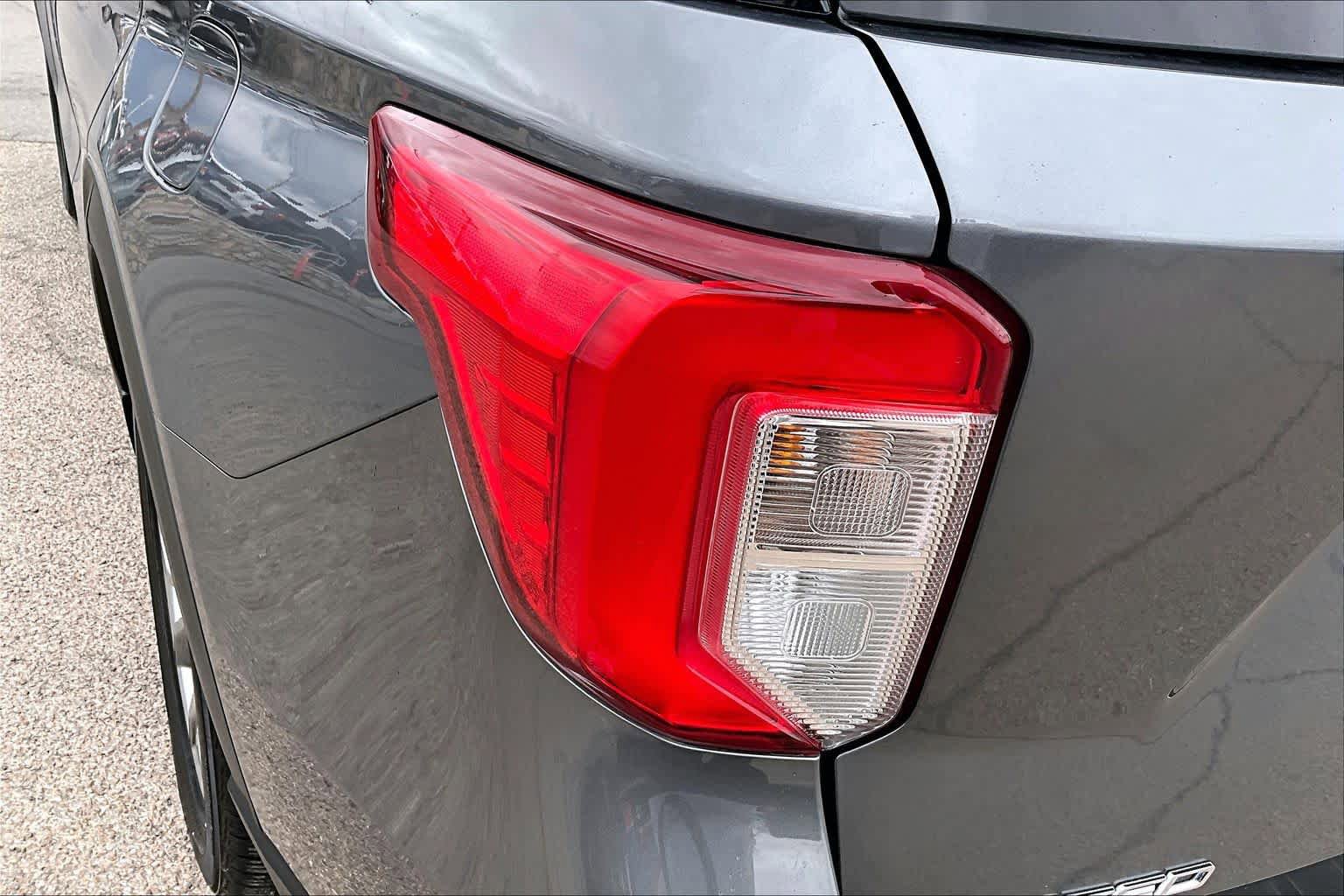 Used 2022 Ford Explorer Limited RWD image 28