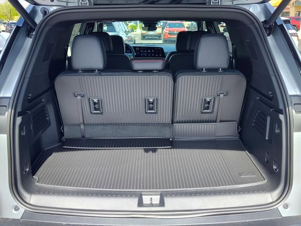 New 2026 Chevrolet Traverse Z71 w/ Driver Confidence Package image 8