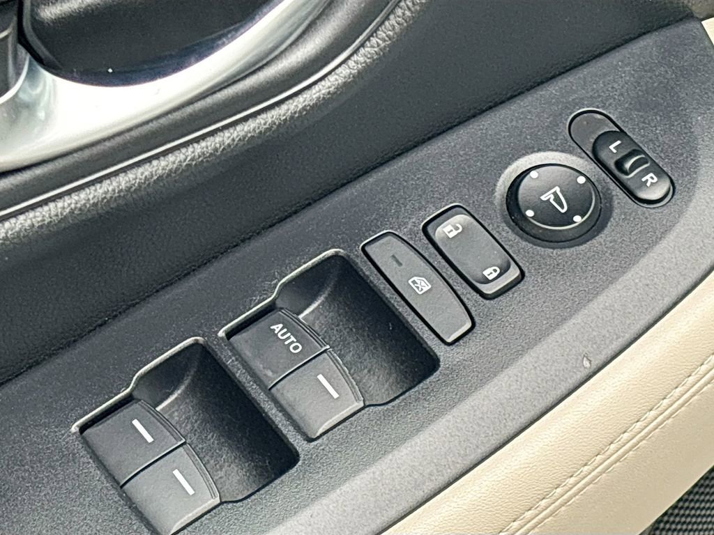 Used 2024 Honda HR-V LX image 17