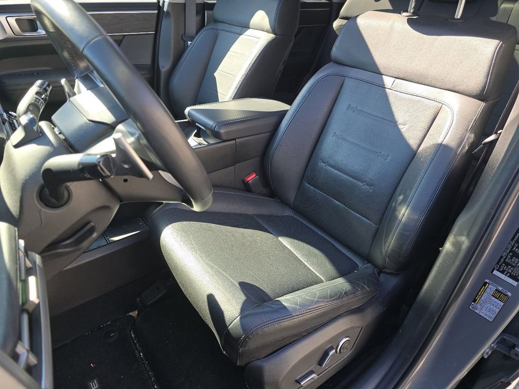 Used 2024 Hyundai Santa Fe Limited image 25