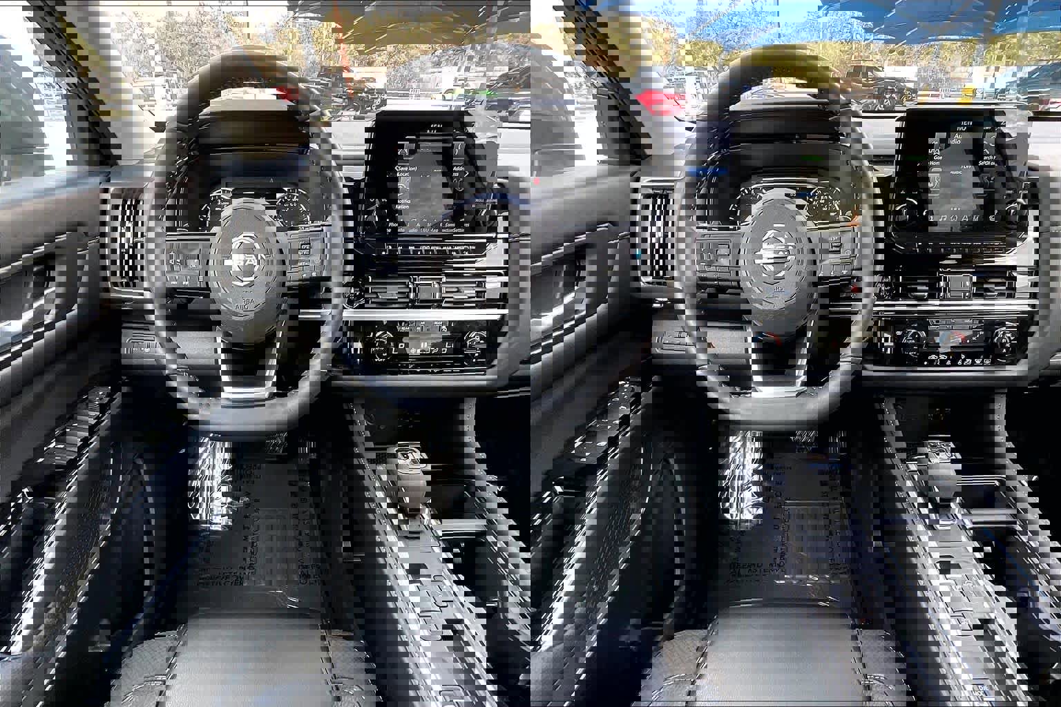 Used 2025 Nissan Pathfinder SL image 6