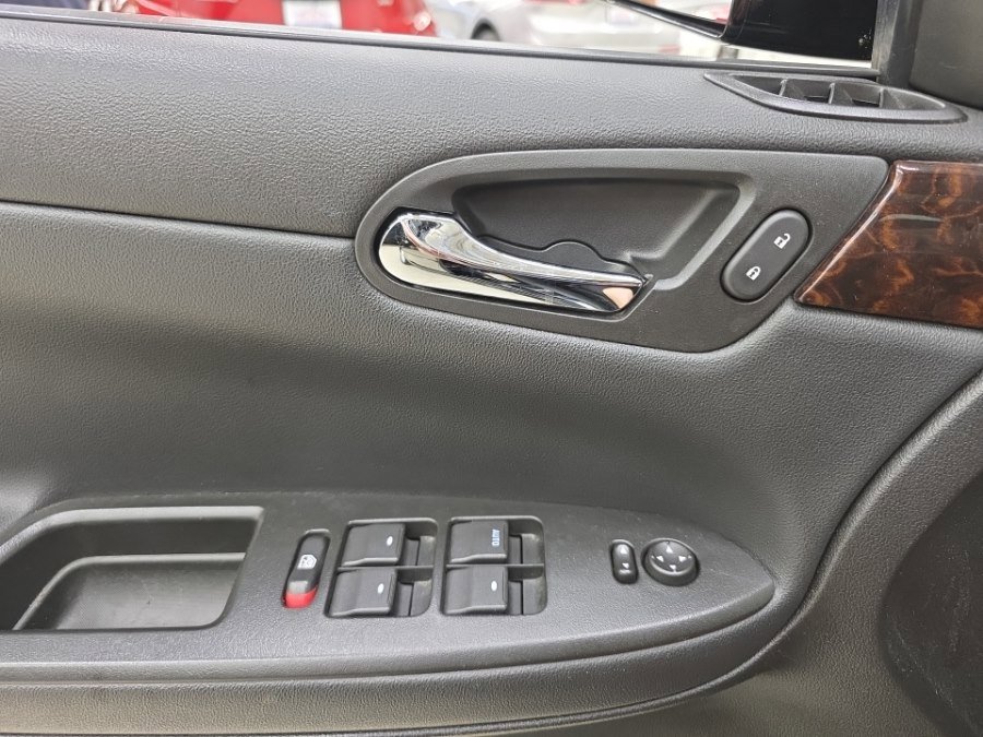 Used 2012 Chevrolet Impala LTZ FWD image 25
