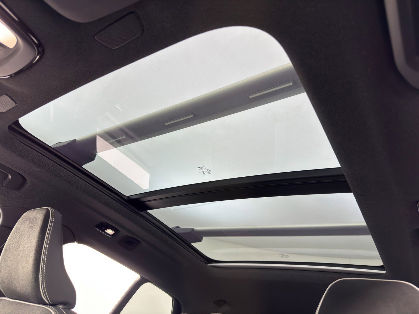 Used 2024 Volvo XC40 Recharge Plus w/ Protection Package Premier image 12