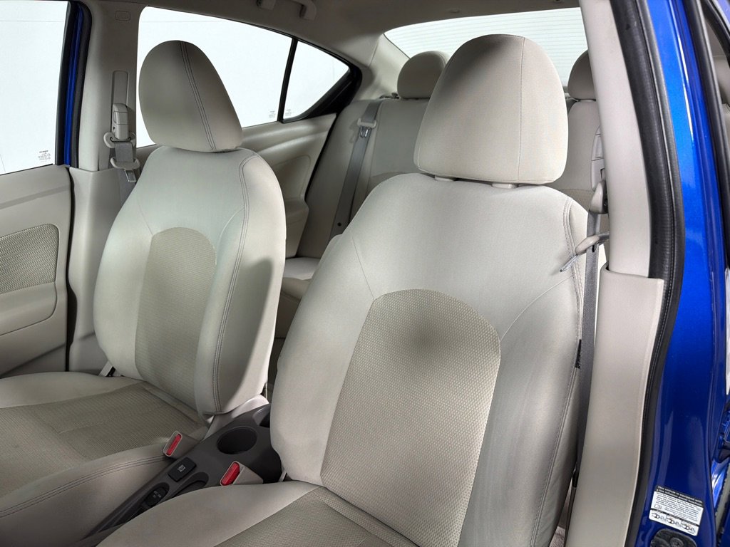 Used 2015 Nissan Versa SL FWD image 13