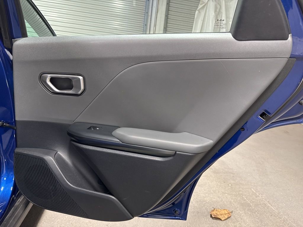 Used 2025 Kia K4 LXS image 11