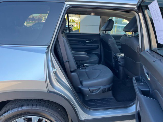 Used 2024 Toyota Grand Highlander AWD image 35