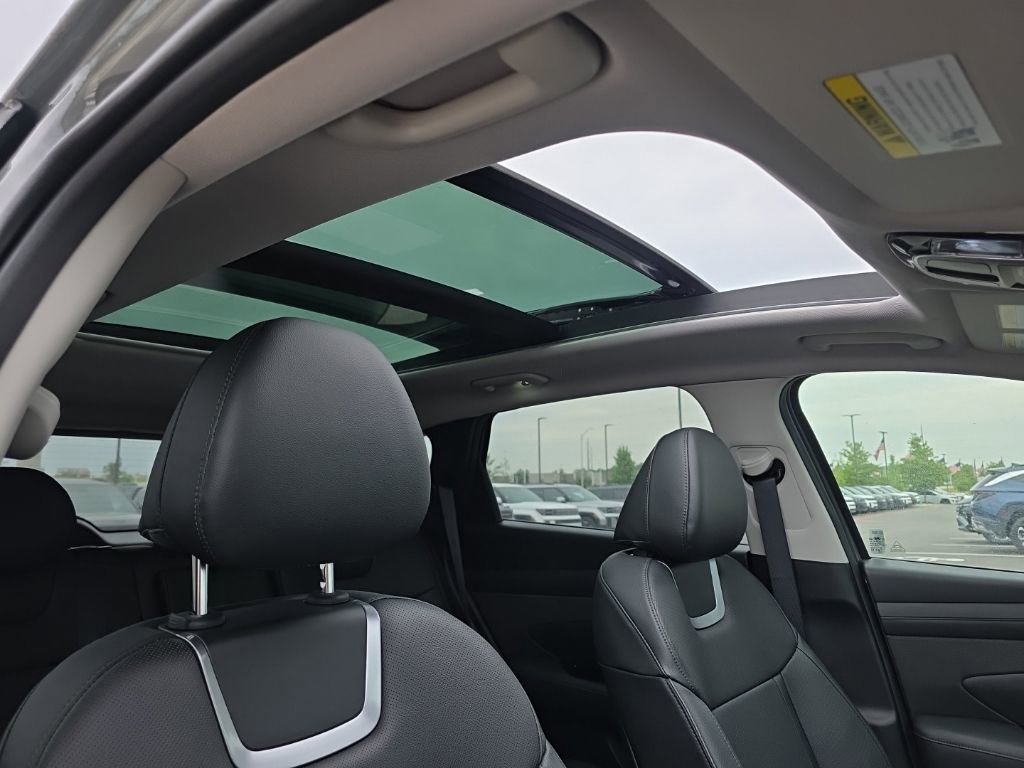Used 2025 Hyundai Tucson Limited FWD image 20