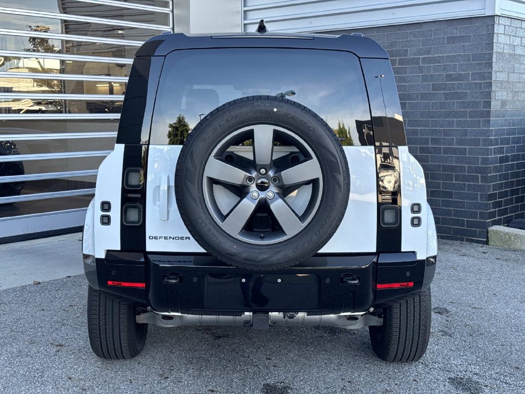 New 2026 Land Rover Defender 110 X-Dynamic SE AWD/4WD image 5