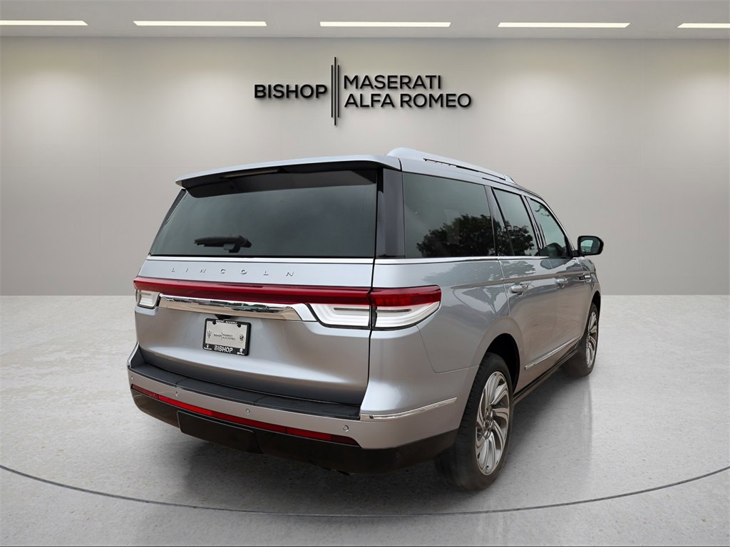 Used 2023 Lincoln Navigator Reserve image 7