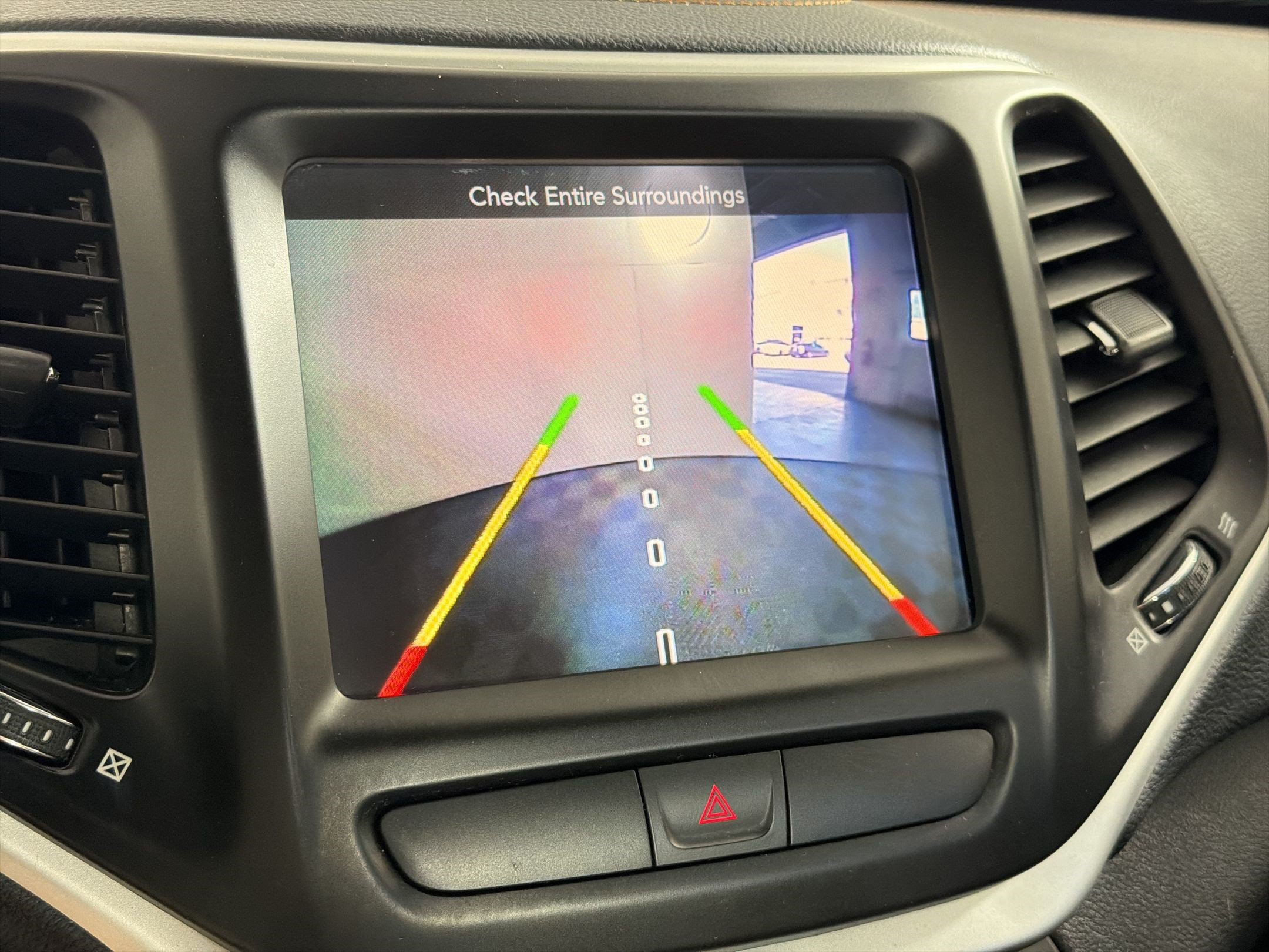 Used 2016 Jeep Cherokee Limited AWD/4WD image 25