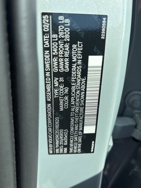 Used 2025 Volvo XC60 B5 Plus AWD/4WD image 28