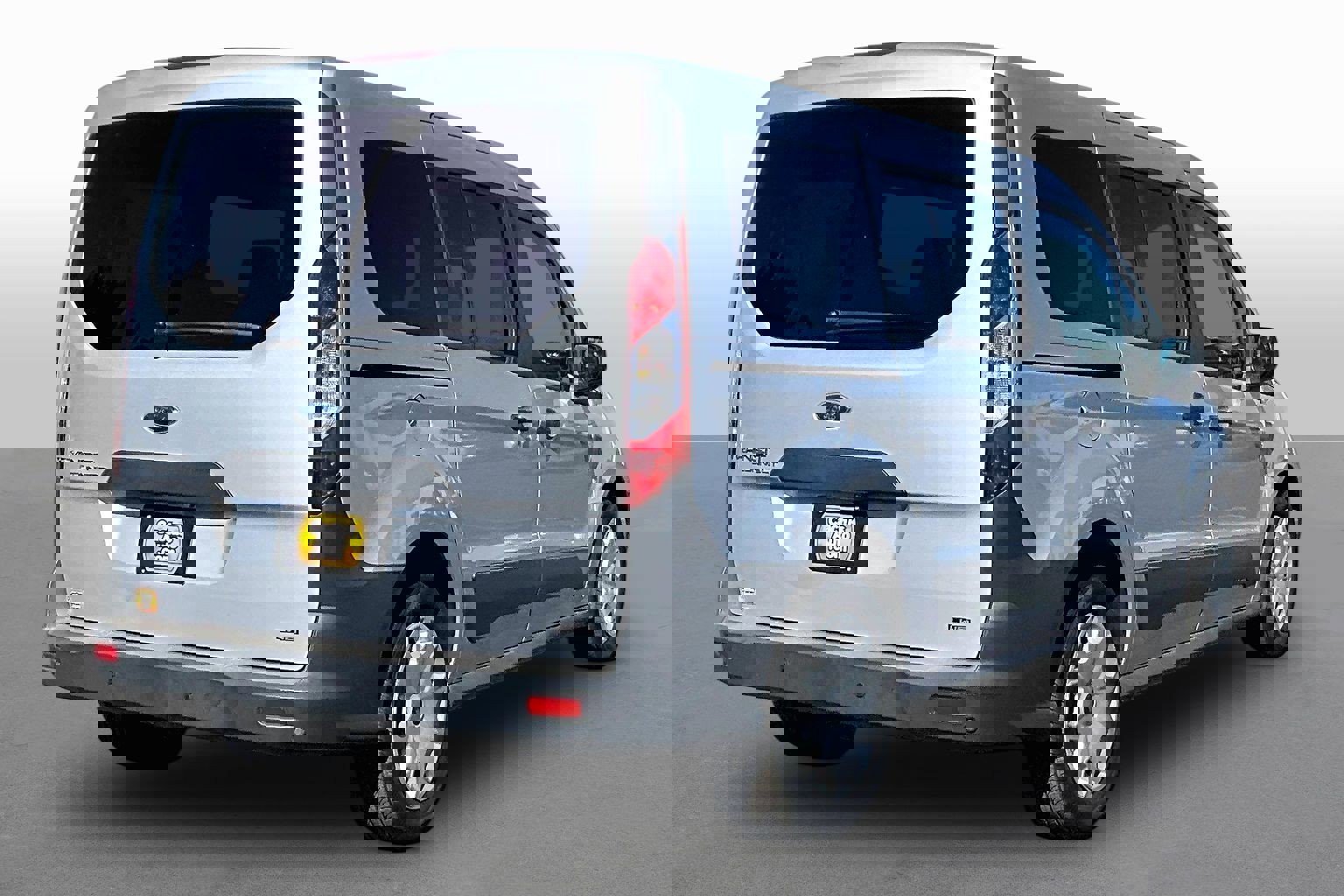 Used 2017 Ford Transit Connect XL image 2