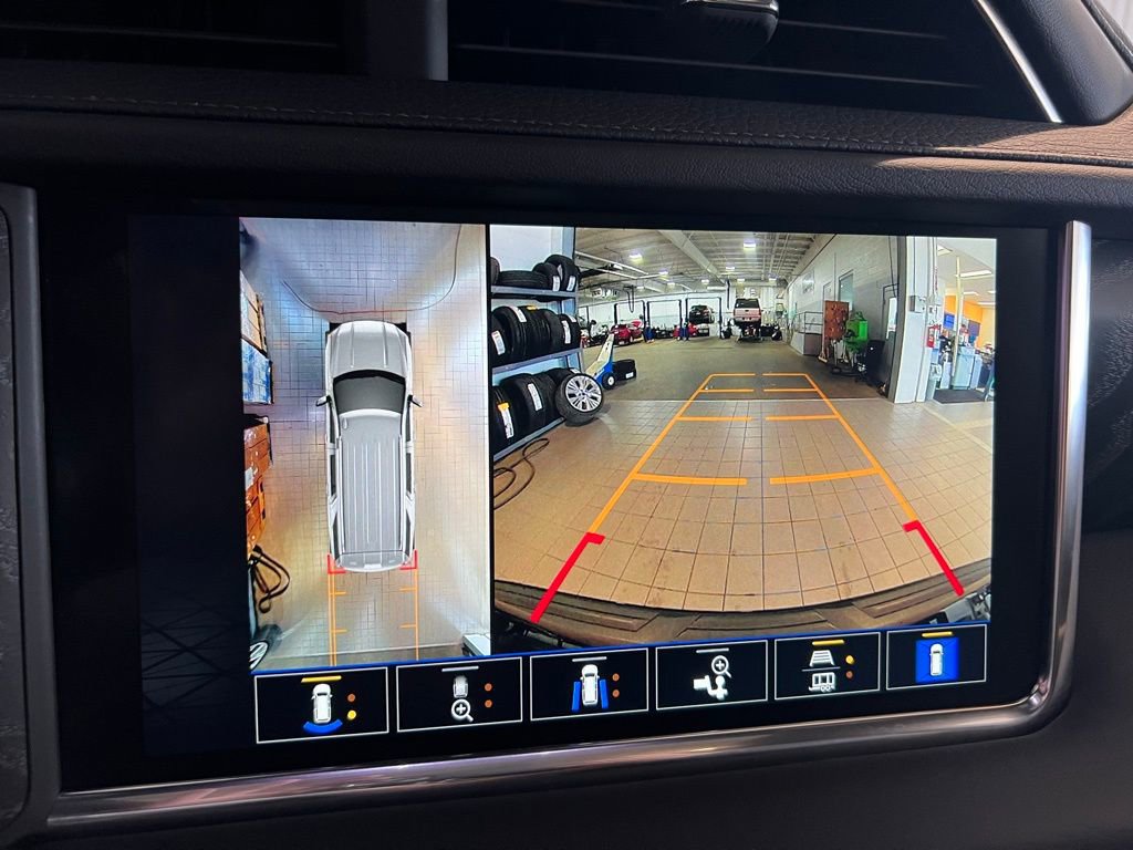 Used 2024 GMC Yukon XL Denali image 24