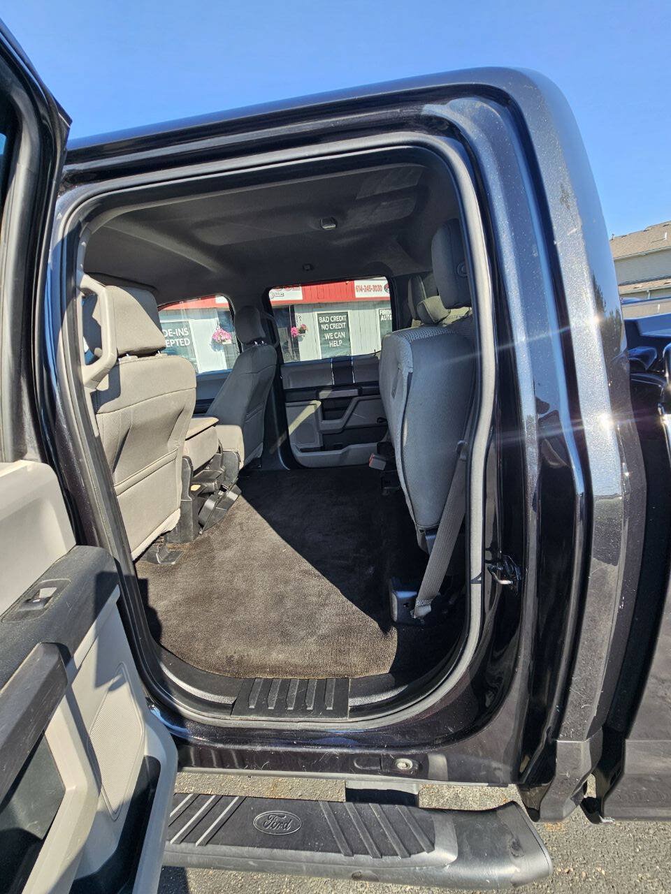 Used 2015 Ford F150 XLT AWD/4WD image 18
