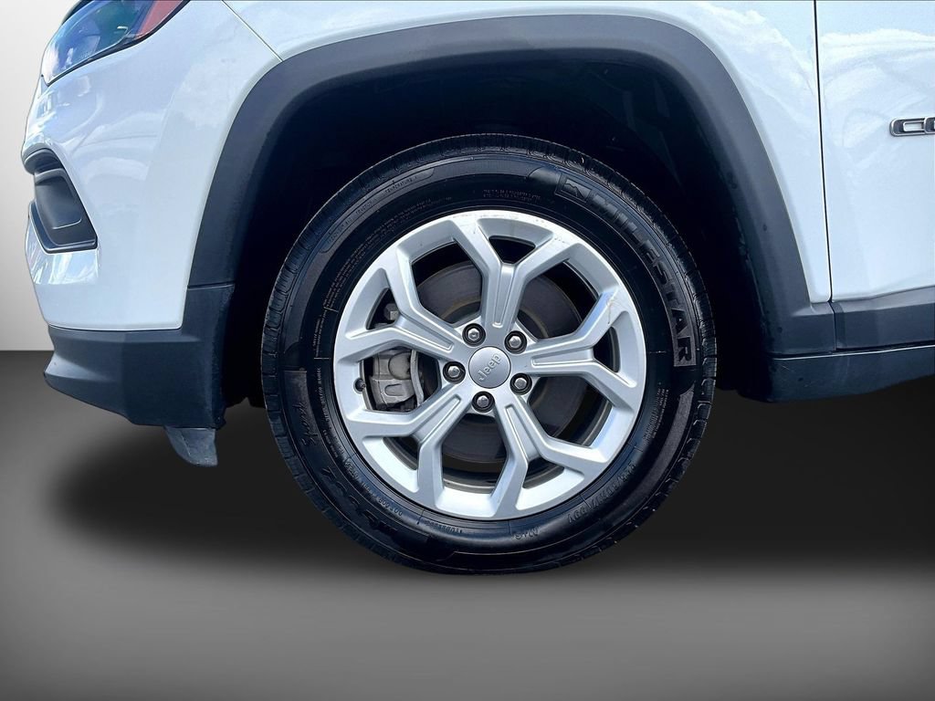 Used 2024 Jeep Compass Latitude AWD/4WD image 29