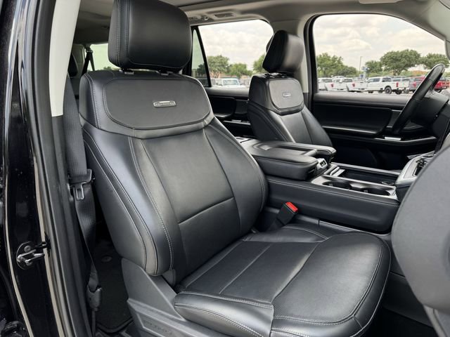 Used 2025 Ford Expedition Max Platinum AWD/4WD image 31