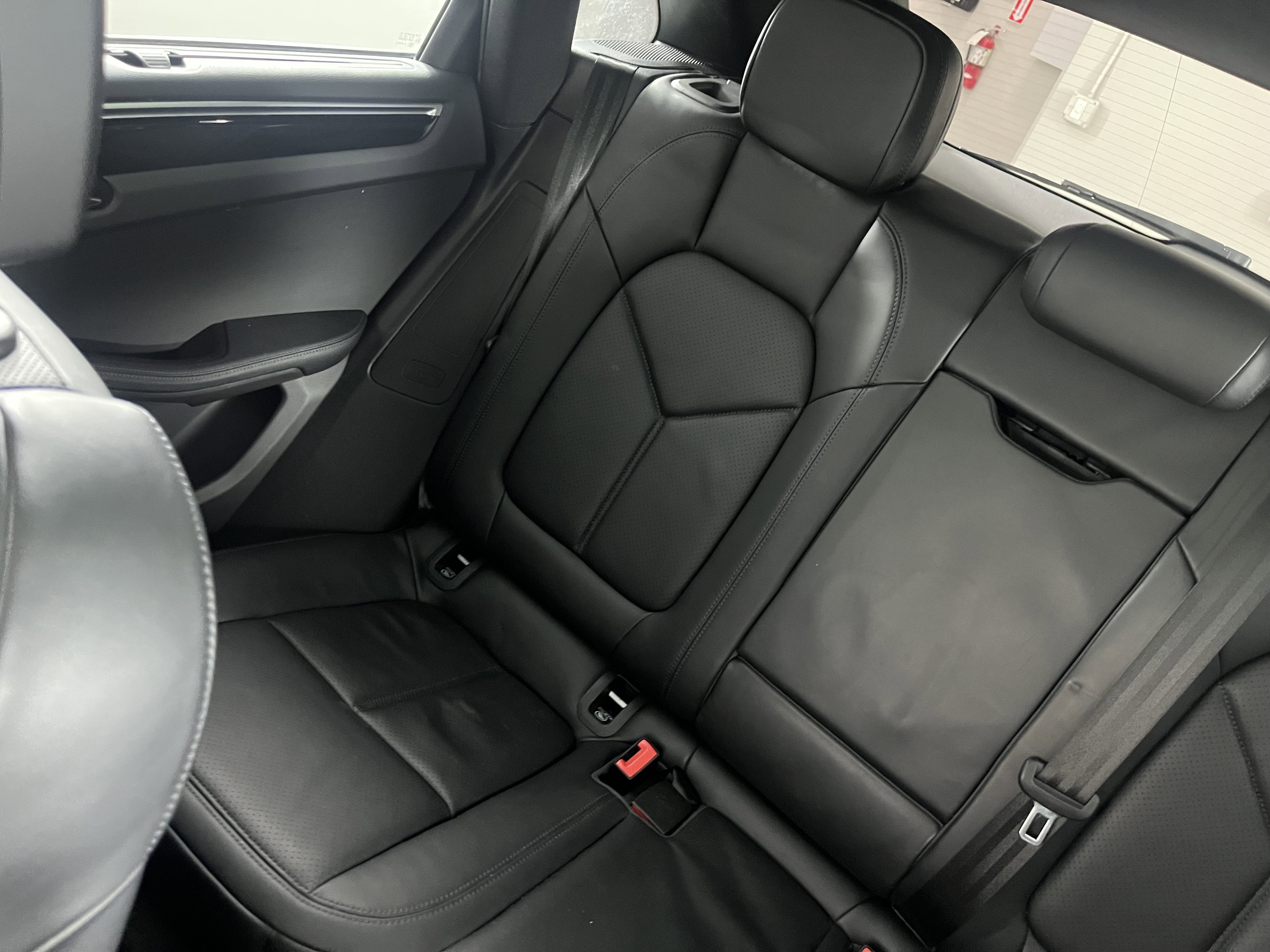 Used 2022 Porsche Macan w/ Premium Package Plus image 22