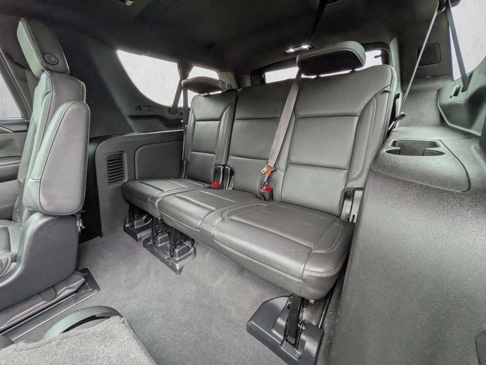 Used 2023 Chevrolet Suburban Z71 w/ Luxury Package AWD/4WD image 19