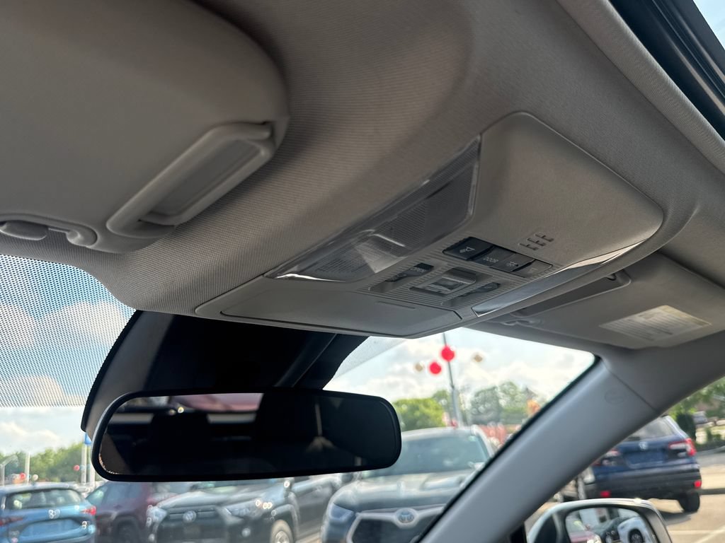 Used 2020 Toyota RAV4 XLE w/ Convenience Package AWD/4WD image 28