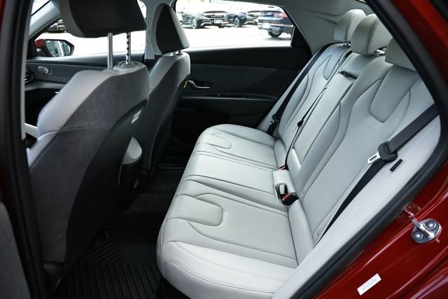 Certified 2025 Hyundai Elantra Limited FWD image 25