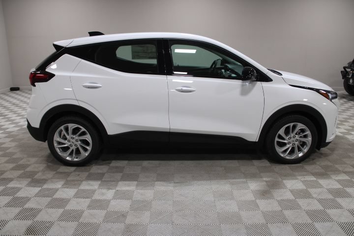 New 2027 Chevrolet Bolt LT w/ Comfort Package FWD image 12