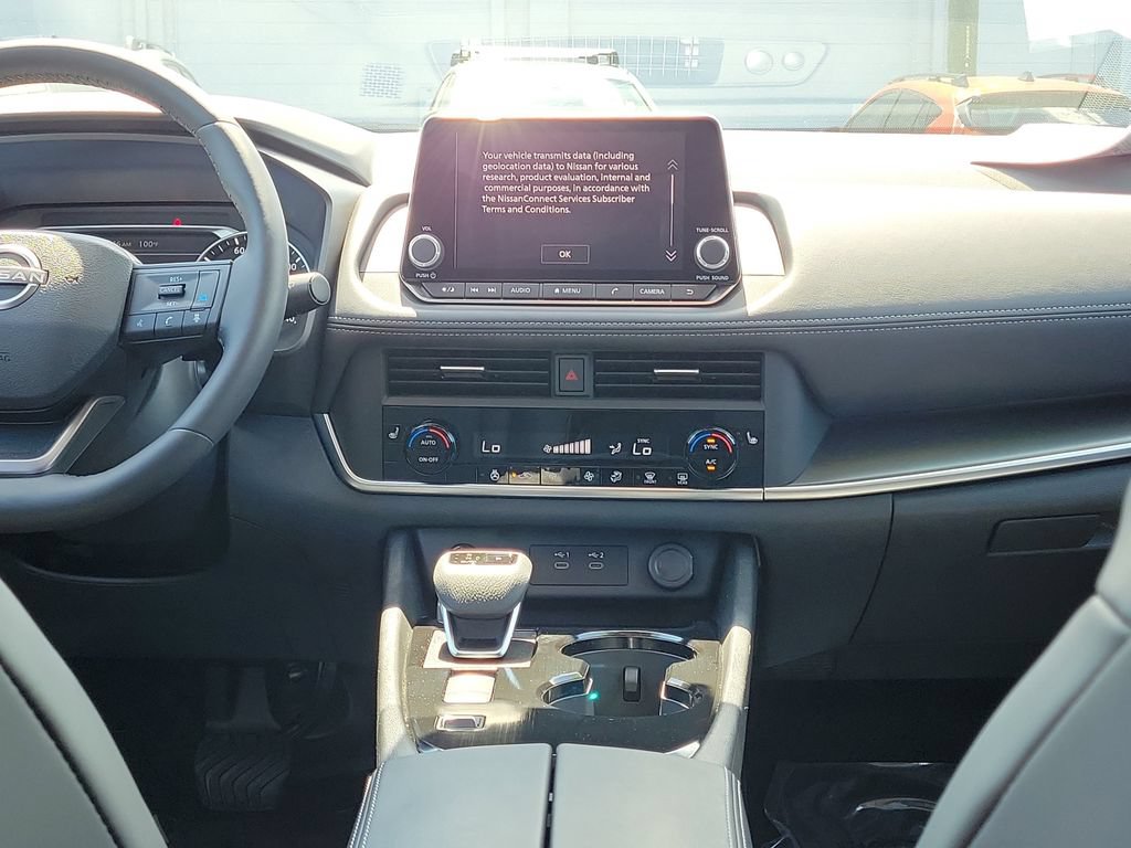Used 2026 Nissan Rogue SV w/ SV Premium Package FWD image 15