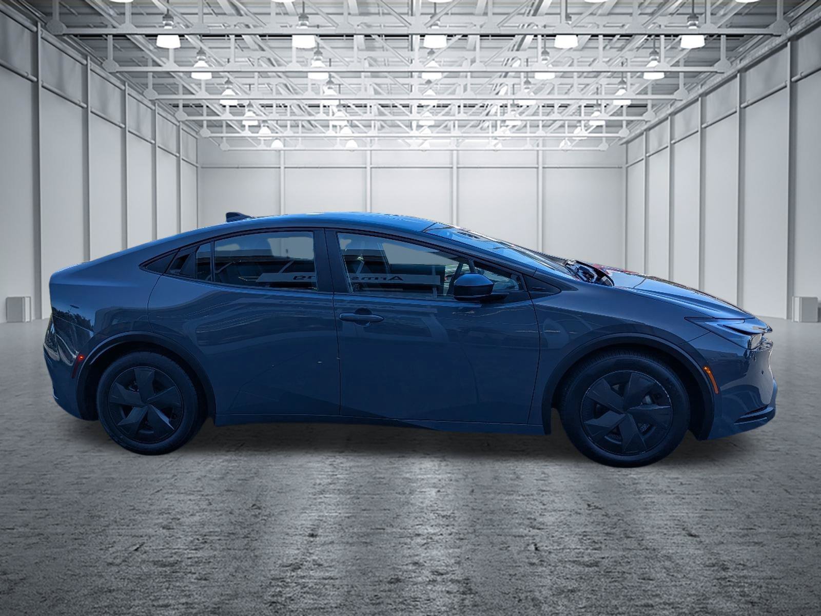 Used 2025 Toyota Prius LE FWD image 6