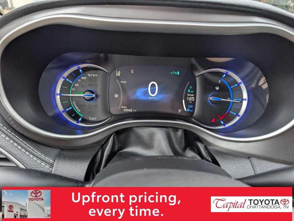 Used 2024 Chrysler Pacifica Select image 20