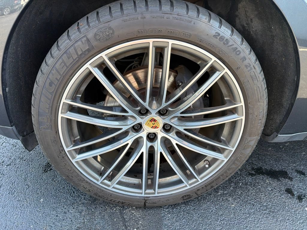 Used 2020 Porsche Macan AWD/4WD image 10