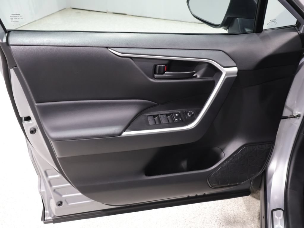 Used 2024 Toyota RAV4 LE AWD/4WD image 12