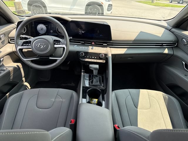 Used 2023 Hyundai Elantra SEL w/ Convenience Package FWD image 18