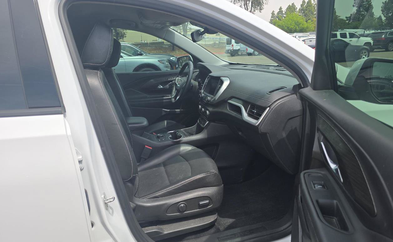 Used 2024 GMC Terrain SLT FWD image 8
