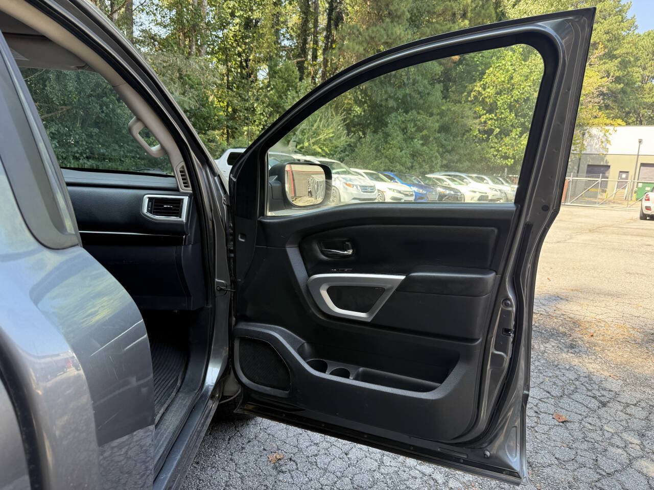 Used 2017 Nissan Titan SV RWD image 27
