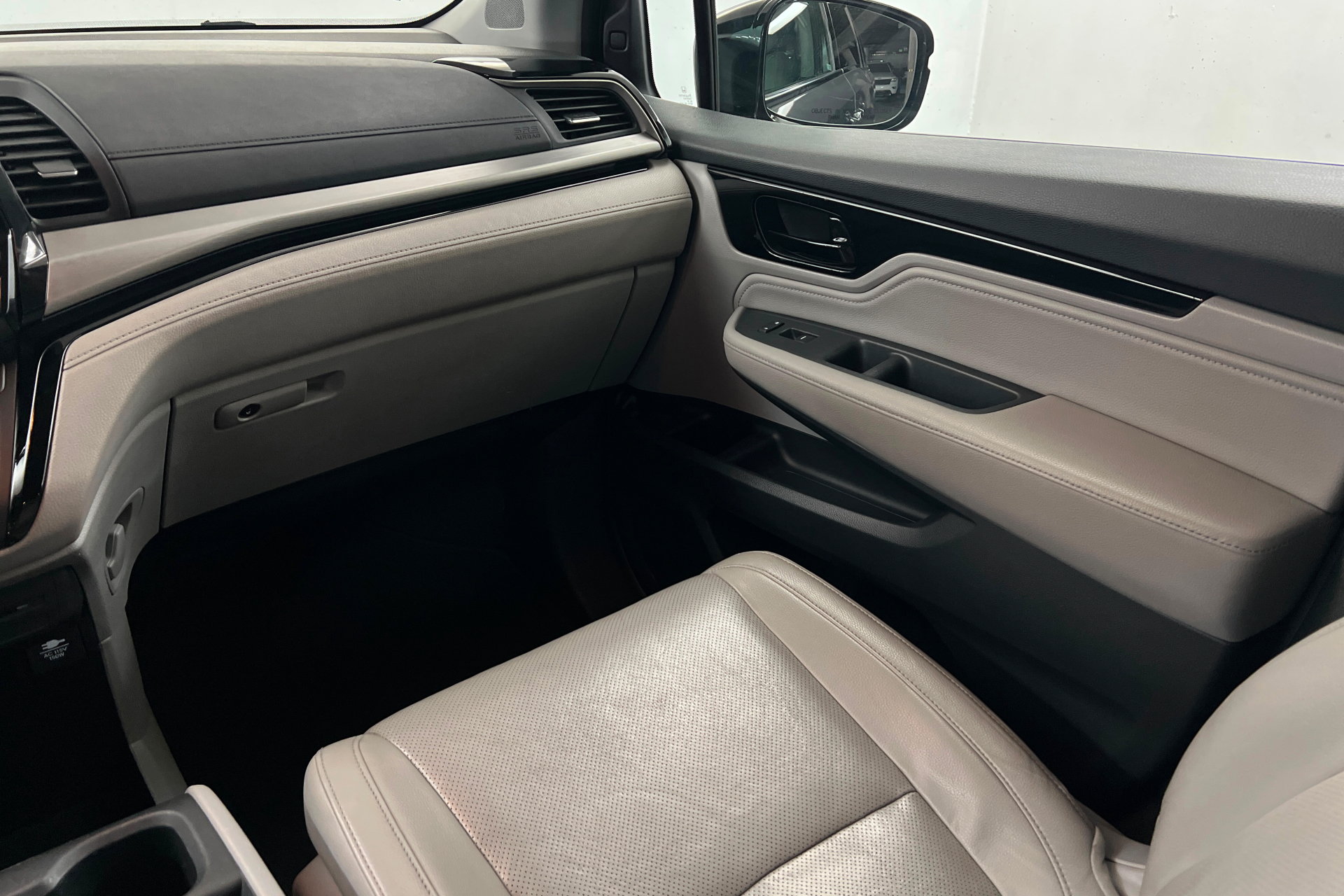 Used 2018 Honda Odyssey Elite image 11