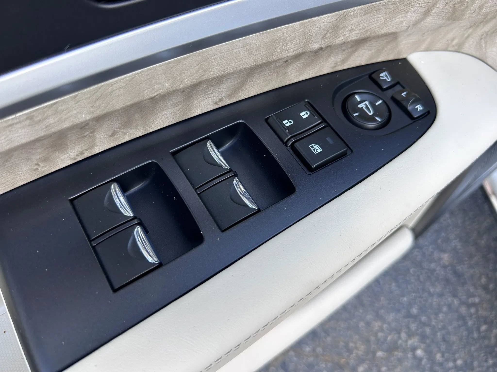 Used 2020 Acura RLX Sport Hybrid w/ Advance Pkg image 21