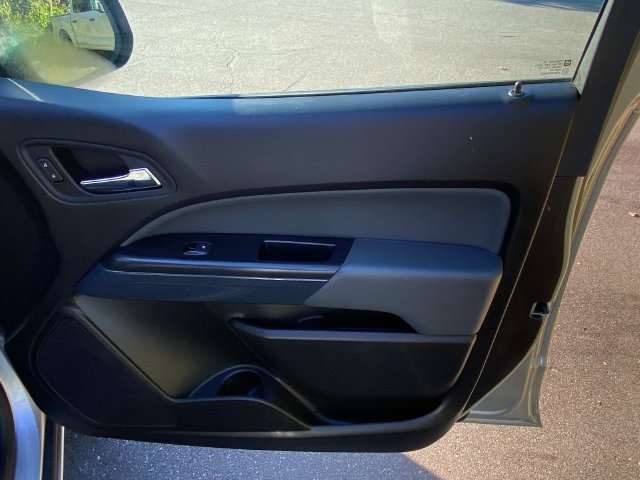 Used 2017 Chevrolet Colorado Z71 AWD/4WD image 36