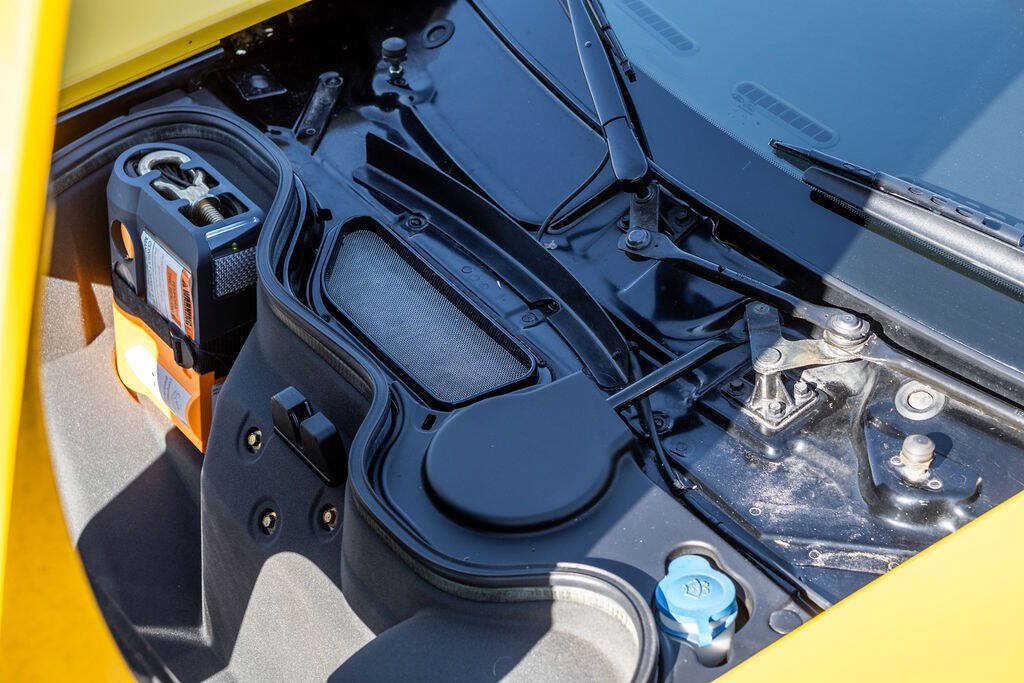 Used 2006 Ford GT RWD image 48