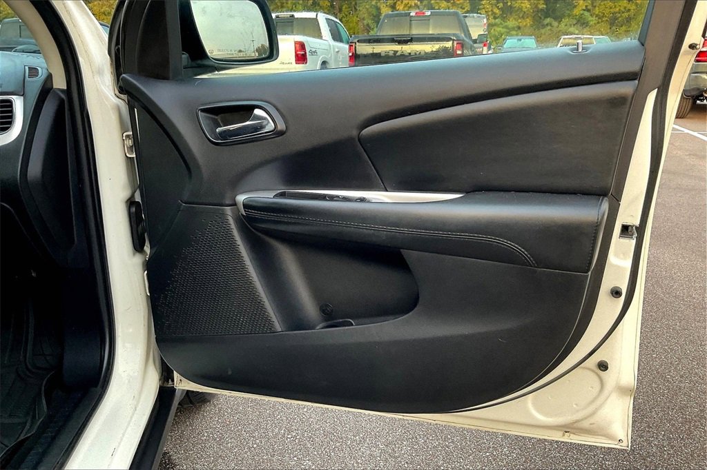 Used 2018 Dodge Journey SE w/ Blacktop Package image 22