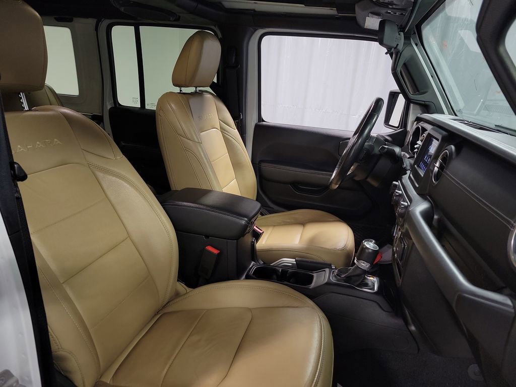 Used 2019 Jeep Wrangler Unlimited Sahara w/ LED Lighting Group image 25