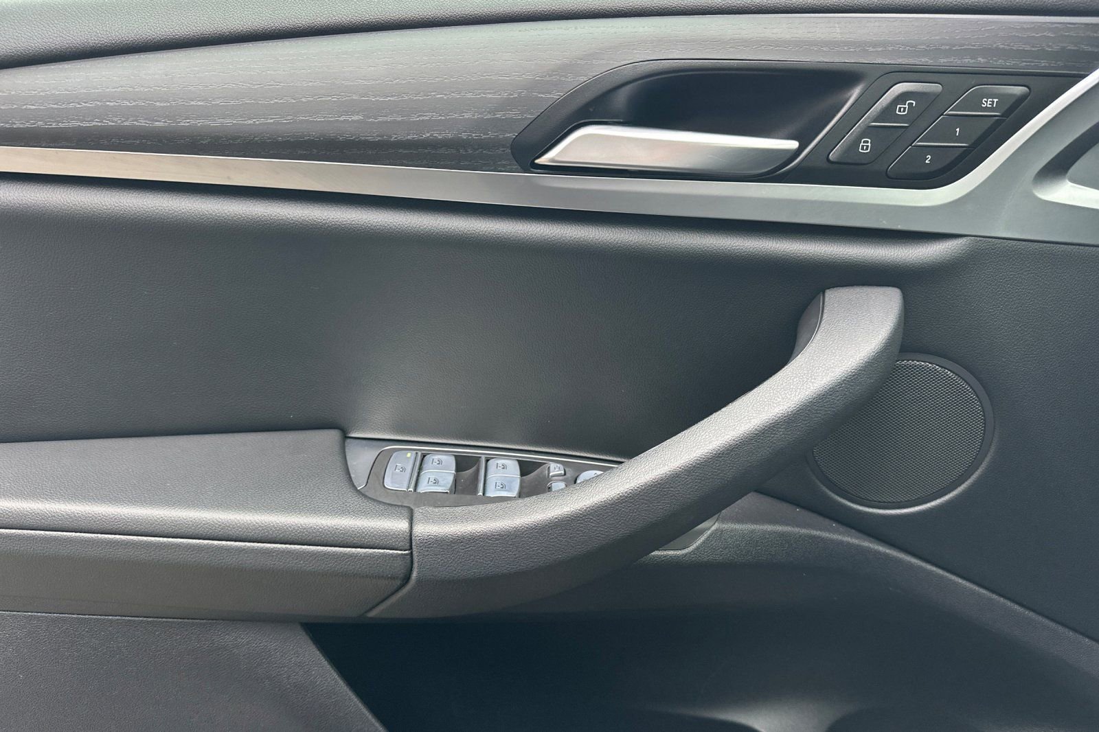 Used 2023 BMW X4 xDrive30i w/ M Sport Package image 11