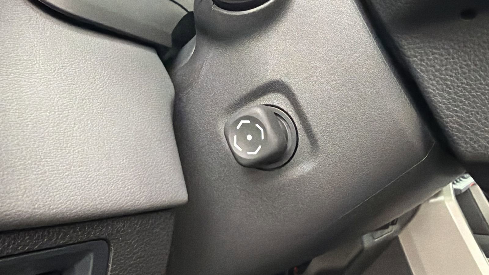 Used 2026 Toyota Sequoia Platinum AWD/4WD image 31