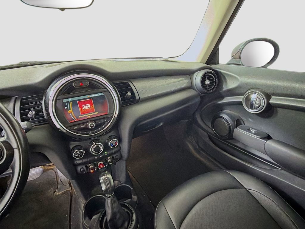 Used 2019 MINI Cooper 2-Door Hardtop w/ Signature Upholstery Package FWD image 18